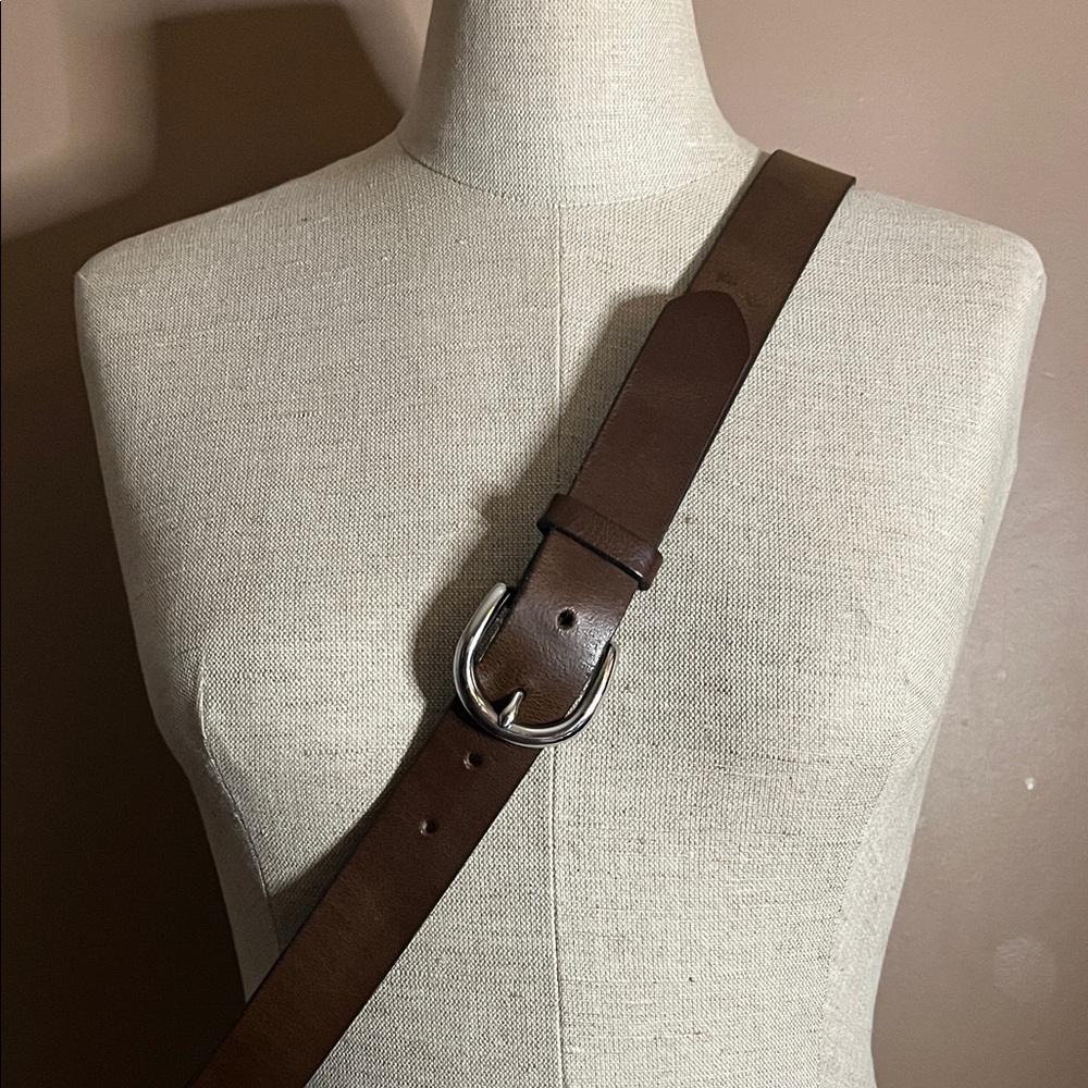 😄Xl brown leather belt The Gap silver tone buckle